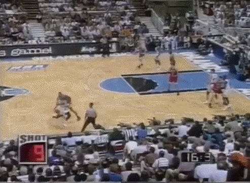 1664174936321081150.gif 6.gif