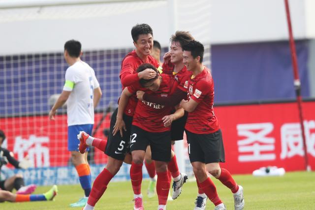 五星体育在线-亚泰今晚海口集结 陈洋谭龙将24日与球队会合