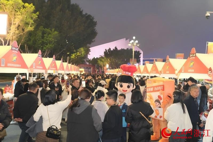 五星体育频道-一颗篮球“滚”热消费潮|苍南|浙ba|赛事|浙江|苍南县_新浪体育_新浪新闻